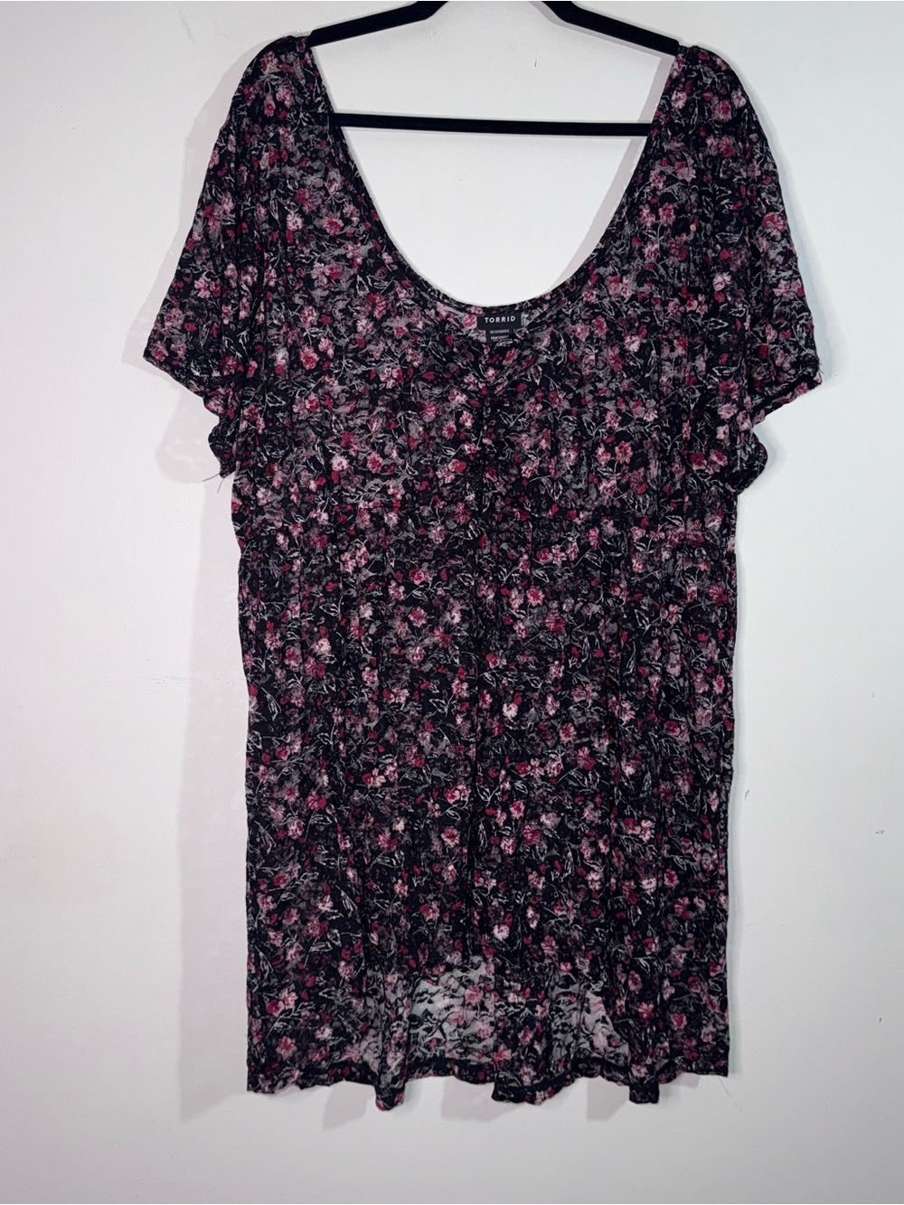 Torrid Size 4 Black Pink Floral Lace Tunic Top Sheer Mesh Overlay Plus Size 4X - Picture 2 of 7
